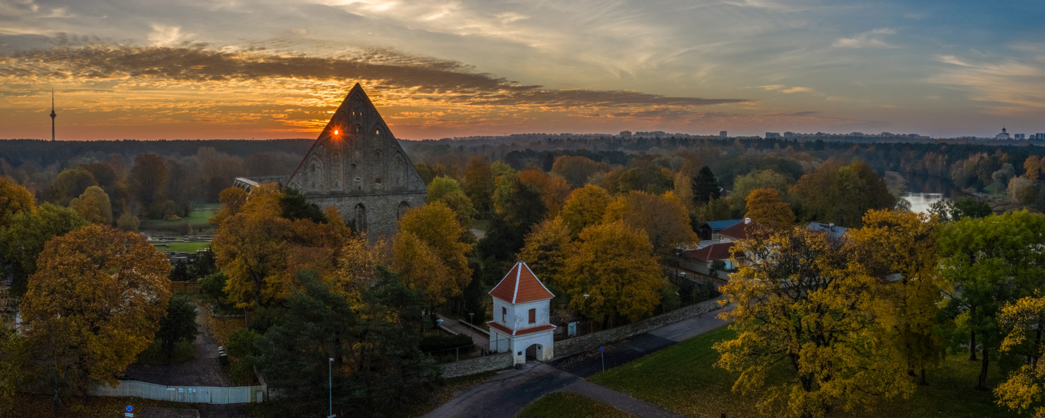 Pirita klooster - põgene, vaba laps pirita koolster DJI 0407 HDR Pano